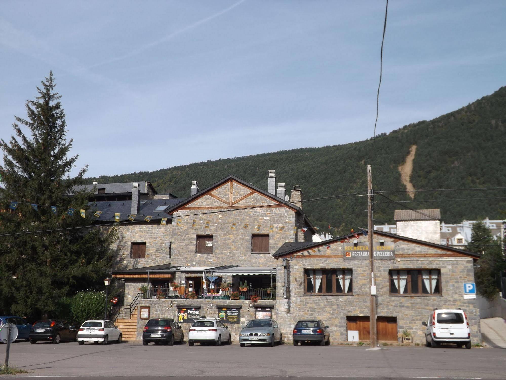 Roca Nevada Suites วิลยานัว ภายนอก รูปภาพ