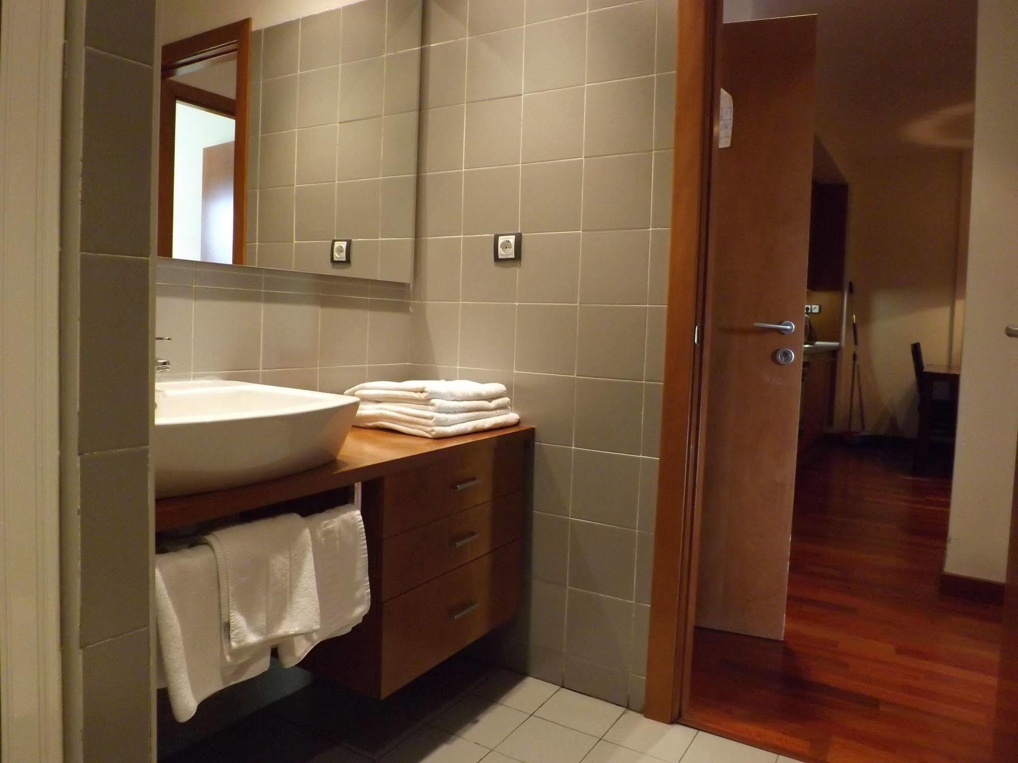 Roca Nevada Suites วิลยานัว ภายนอก รูปภาพ